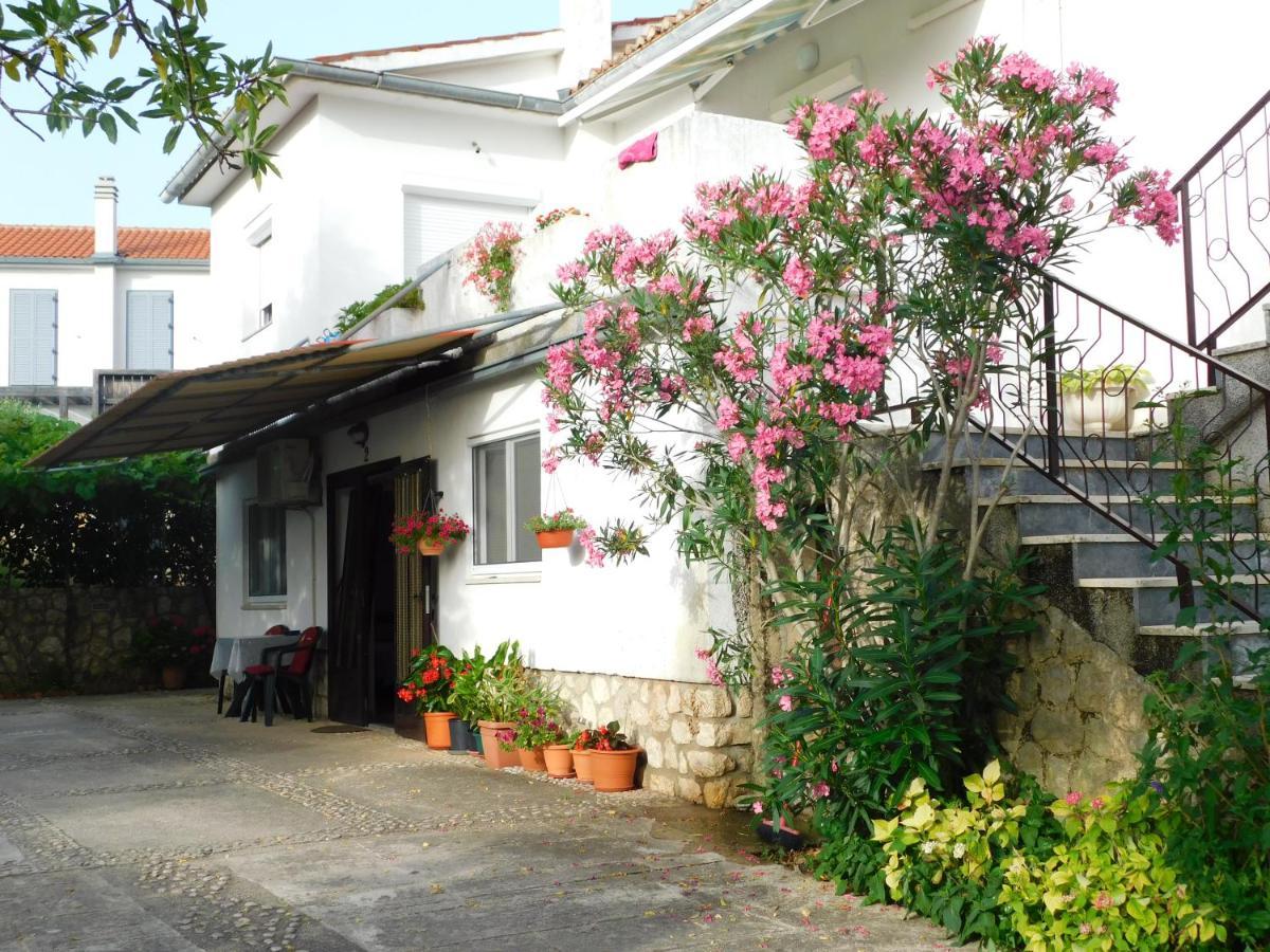 Apartments Marica Krk Town Exterior foto