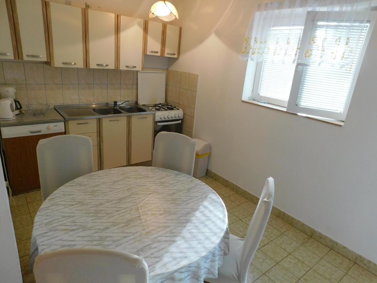 Apartments Marica Krk Town Exterior foto