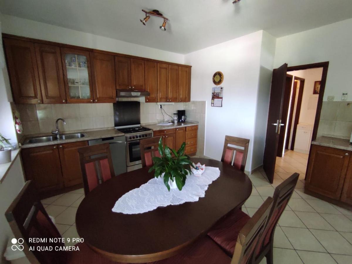 Apartments Marica Krk Town Exterior foto